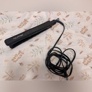 NuMe Hair Straightener